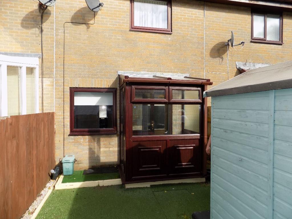 Tyleri Gardens, Abertillery. NP13 1EZ 2 bed terraced house £125,000