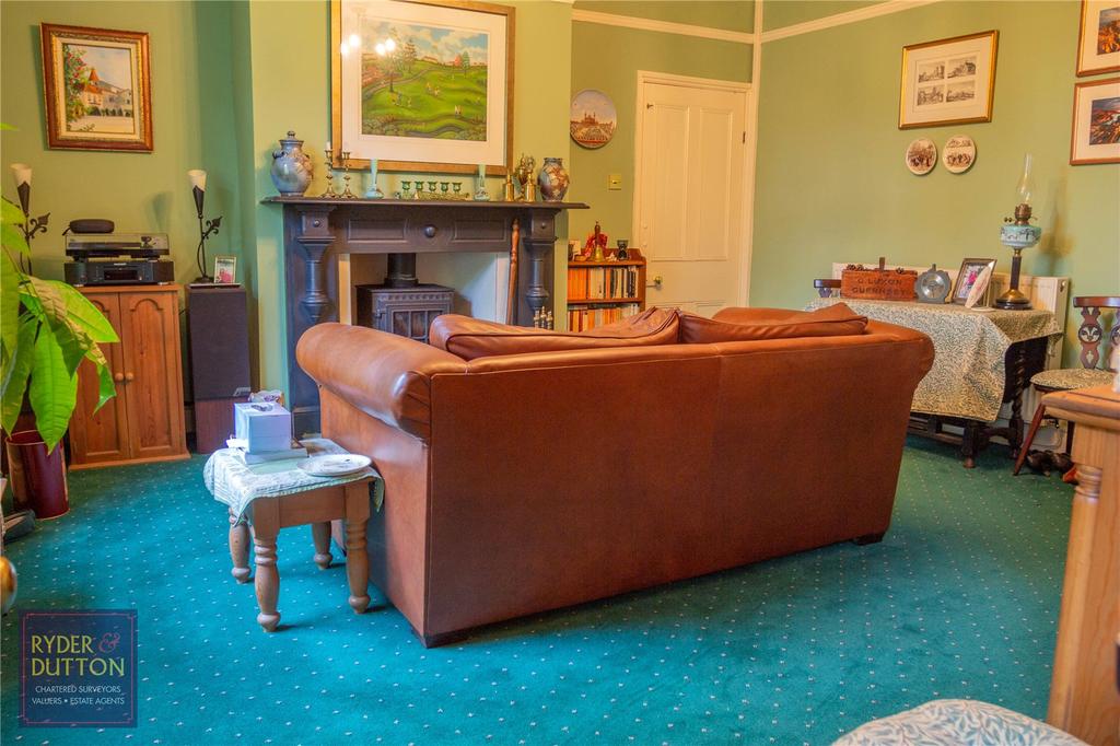 Living Room:
