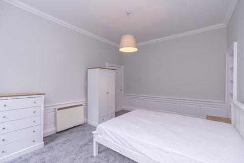 1 bedroom flat to rent, James Court, Central, Edinburgh, EH1