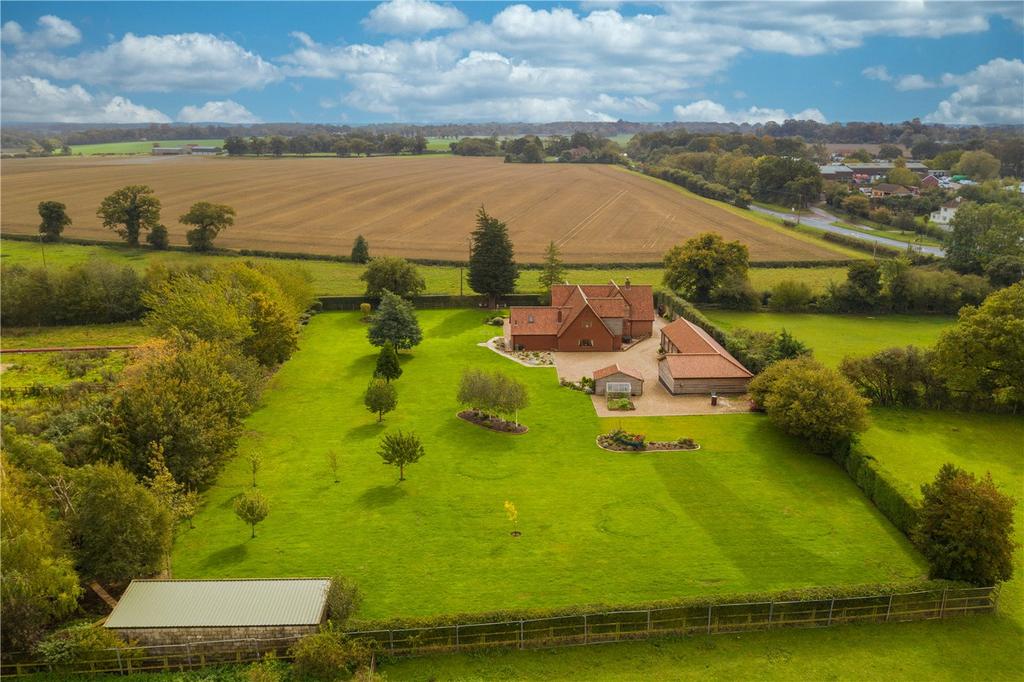 Dove Lane, Poringland, Norwich... 5 bed detached house