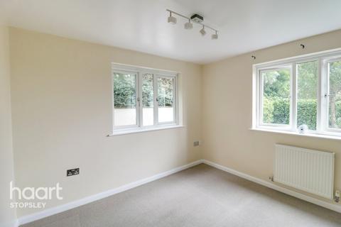 3 Treetop Close, Luton, LU2 0JZ