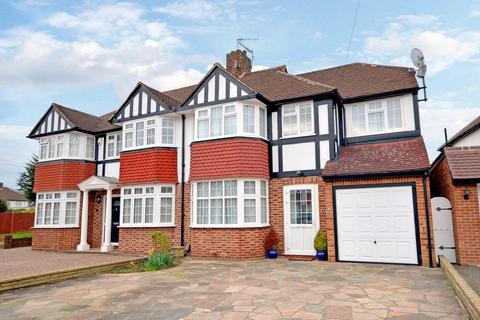 11 Bargate Close, New Malden, KT3 6BG