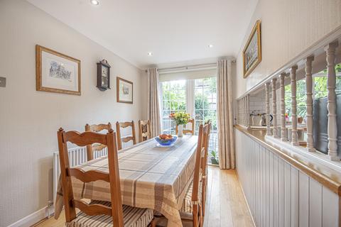 11 Bargate Close, New Malden, KT3 6BG