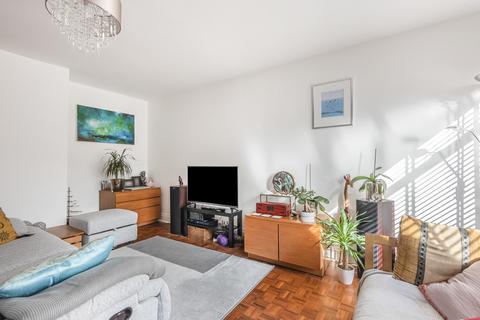2 Westminster Close, Teddington, TW11 8DZ