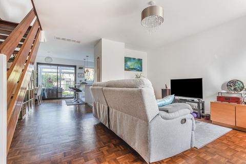 2 Westminster Close, Teddington, TW11 8DZ