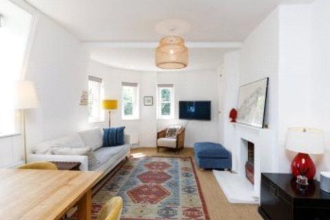 5, Hurley House Arnold Circus, London, E2 7JU