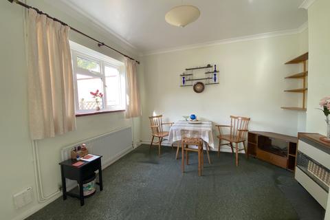 16 Northfield, Polegate, BN26 5EE
