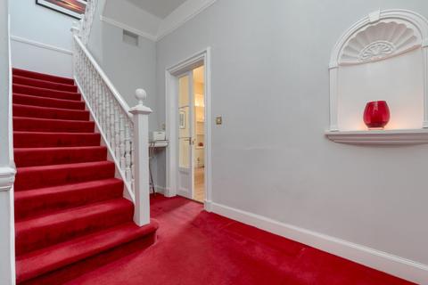 38 Braid Crescent, Edinburgh, EH10 6AU