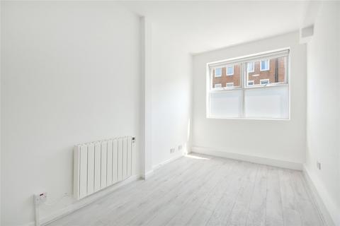 Studio to rent, Ashenden Road, Homerton, E5