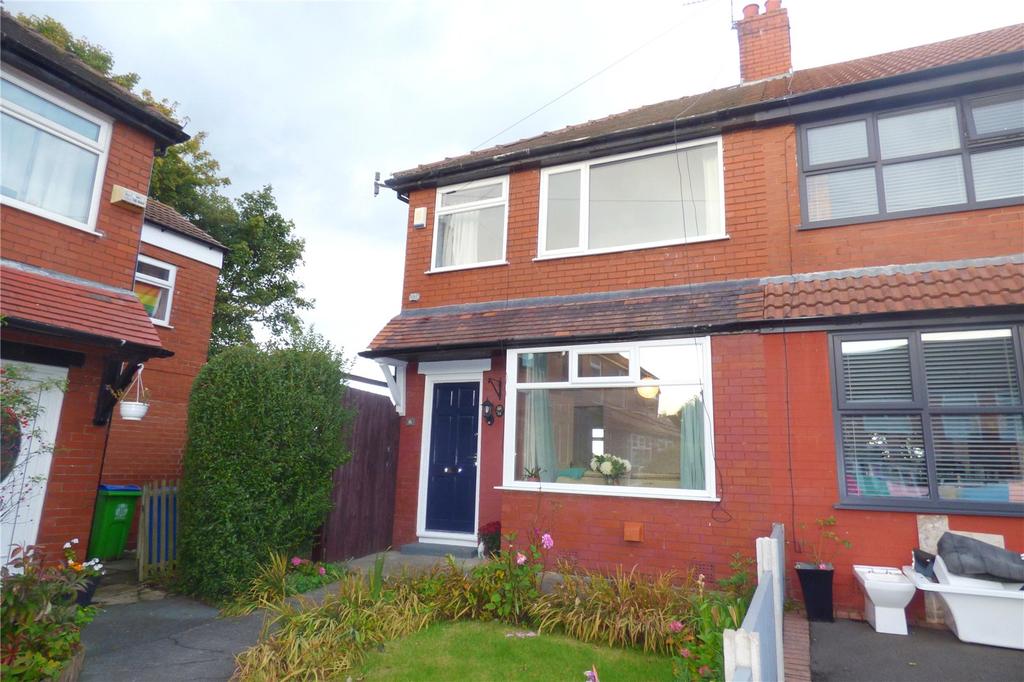 Westfield Avenue, Alkrington... 2 bed end of terrace house £135,000
