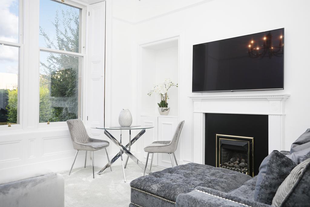 Sitting/Dining Room