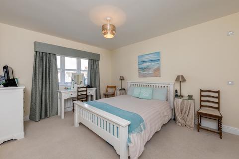 8 William Geddes Place, Blairgowrie, Perthshire, PH10 6FE