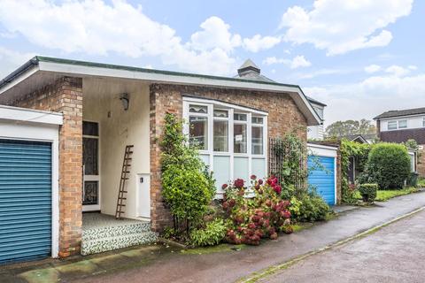 4 Perifield, London, SE21 8NG