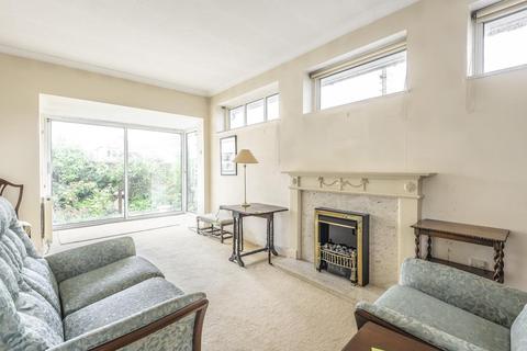 4 Perifield, London, SE21 8NG
