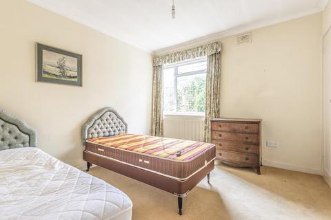 4 Perifield, London, SE21 8NG