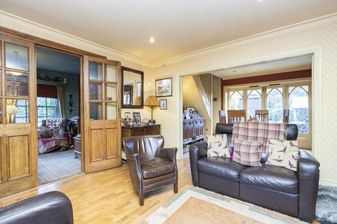 5 Bell Common, Epping, CM16 4DY