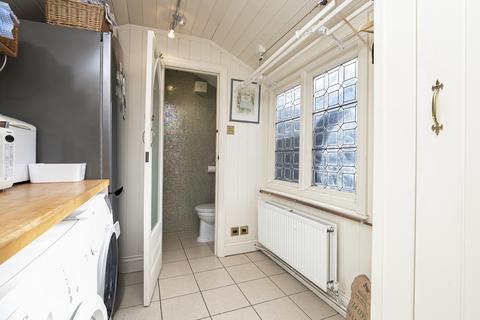 5 Bell Common, Epping, CM16 4DY