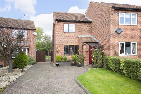 114 Middlecroft Drive, Strensall, York, YO32 5YQ