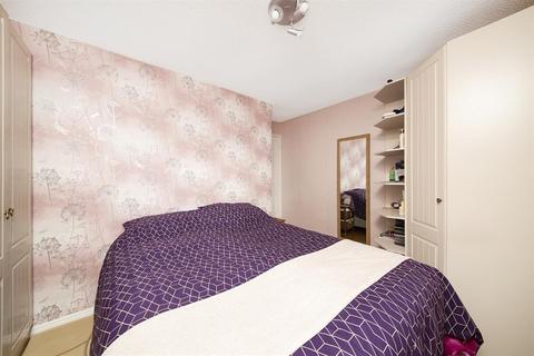 114 Middlecroft Drive, Strensall, York, YO32 5YQ