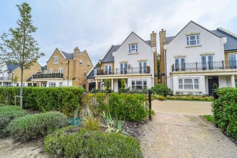 5 Roper Crescent, Sunbury-on-thames, TW16 5BA