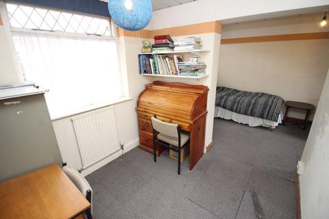 32 Wrayfield Road, Cheam, Sutton, SM3 9TH