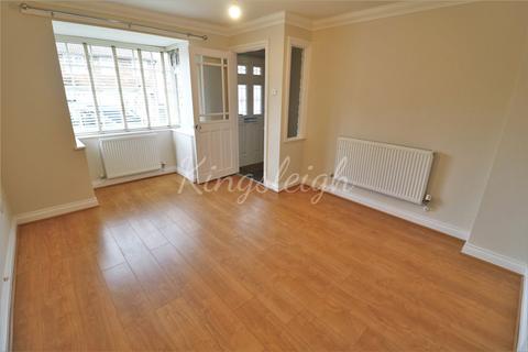 3 bedroom semi-detached house to rent, Gainsborough Drive, Lawford, Manningtree, CO11
