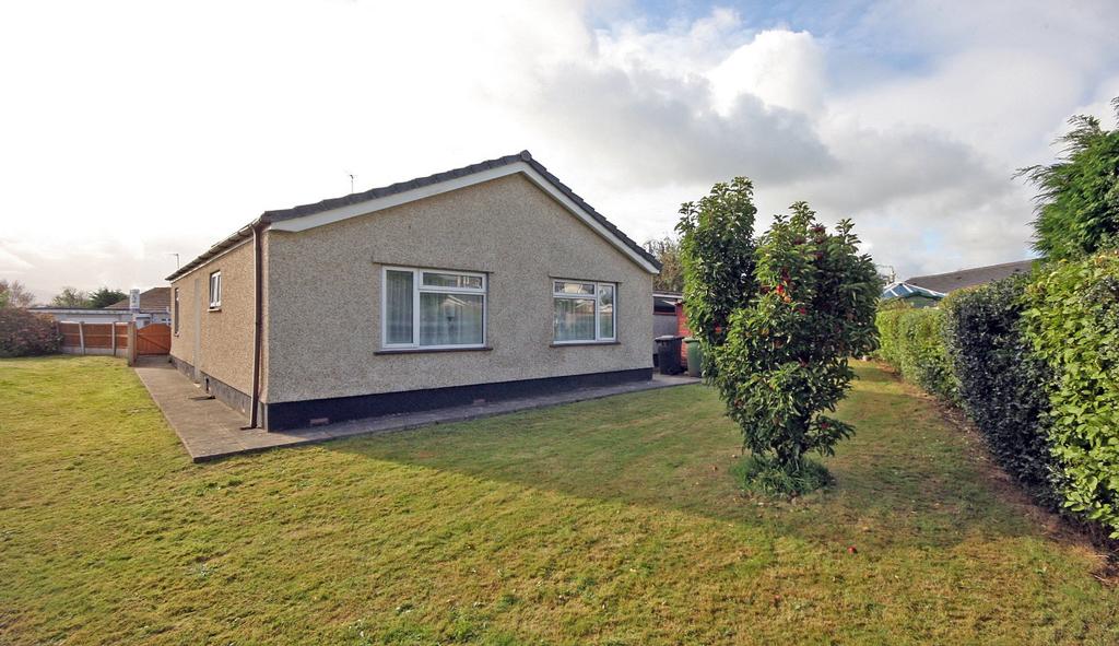 Pant Lodge Estate, Llanfairpwll... 3 bed bungalow £275,000