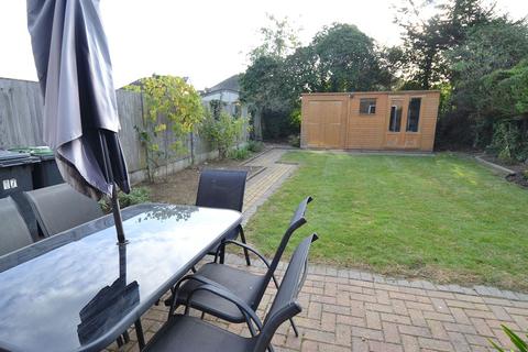 17 Oakwood Drive, Whitstable, CT5 1NY