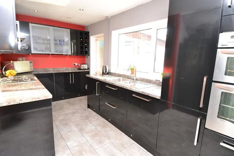 17 Oakwood Drive, Whitstable, CT5 1NY