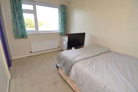 17 Oakwood Drive, Whitstable, CT5 1NY