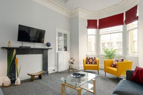 3 bedroom flat to rent, South Clerk Street, Newington, Edinburgh, EH8