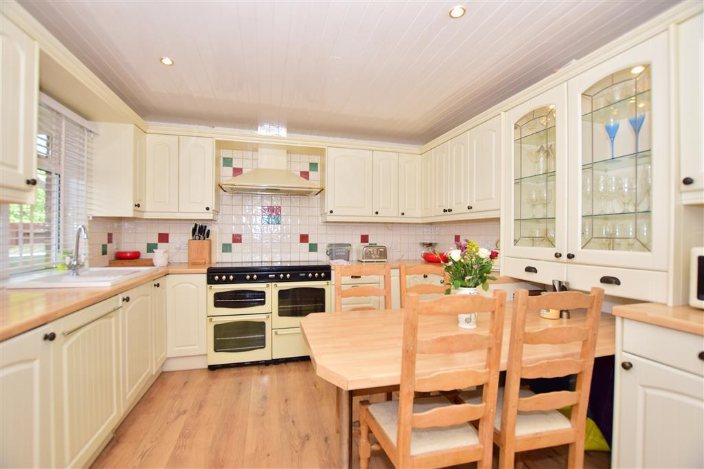 Kitchen/ Breakfast Room