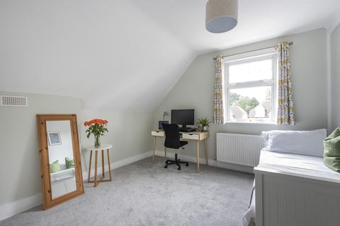33c West Park, Mottingham, London, SE9 4RZ