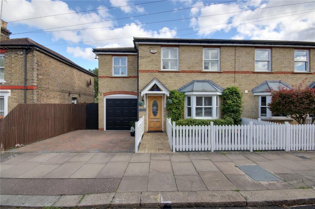 Raleigh Road, Enfield, EN2 4 bed semidetached house £950,000
