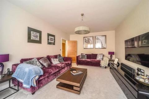 25 Roper Crescent, Sunbury-on-thames, TW16 5BA