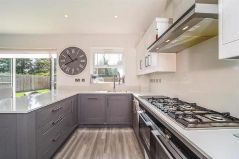 25 Roper Crescent, Sunbury-on-thames, TW16 5BA