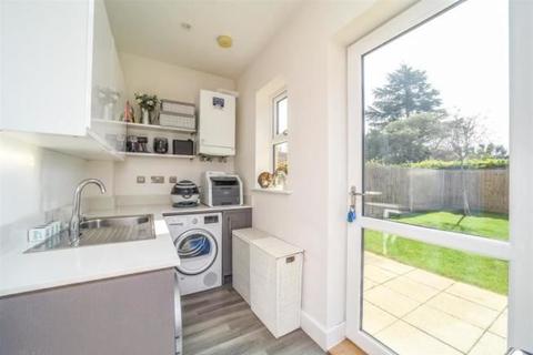 25 Roper Crescent, Sunbury-on-thames, TW16 5BA