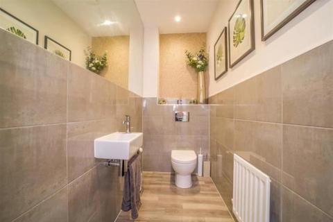 25 Roper Crescent, Sunbury-on-thames, TW16 5BA