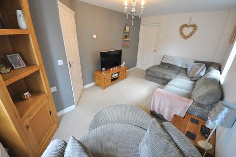 10 Cambridge Drive, Thorne, Doncaster, DN8 4FD