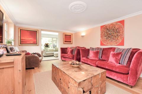 Milton Cottage Charing Hill, Charing, Ashford, TN27 0NF