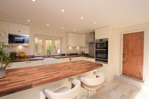 Milton Cottage Charing Hill, Charing, Ashford, TN27 0NF