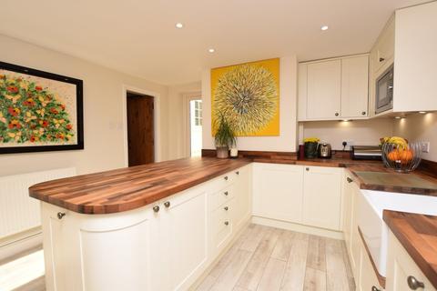 Milton Cottage Charing Hill, Charing, Ashford, TN27 0NF