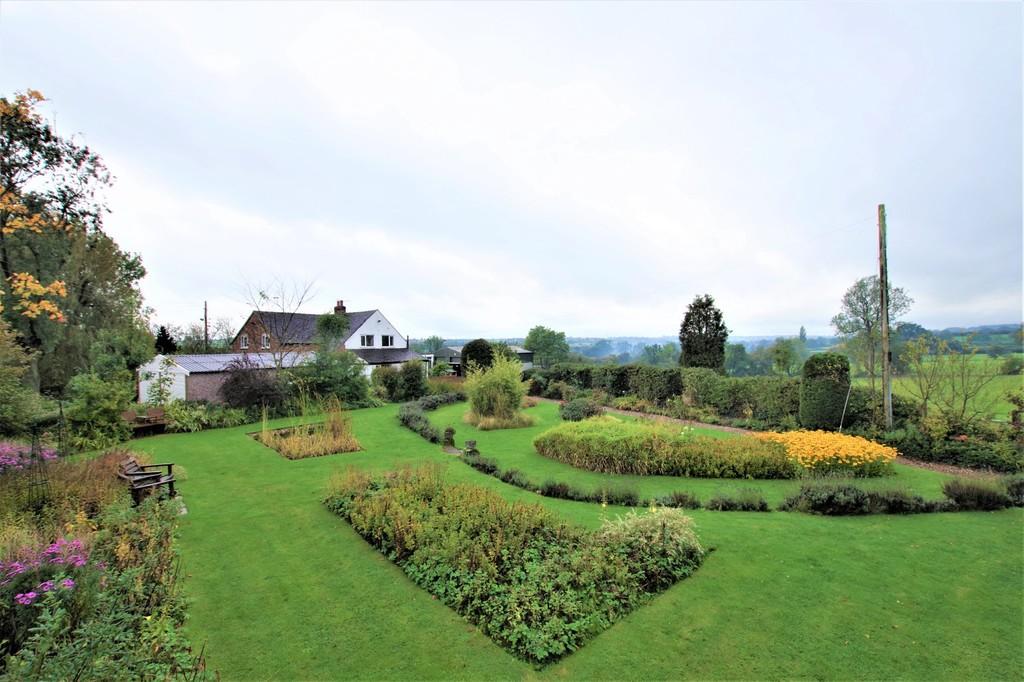 Hollington Lane, Stramshall 5 bed detached house £565,000
