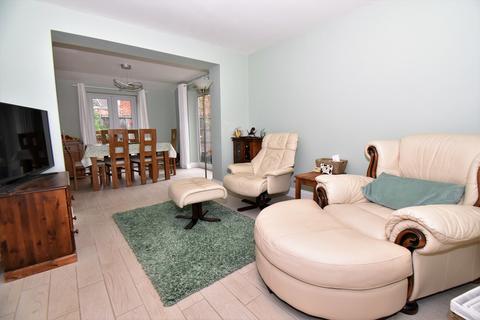 2 Booth Drive, Ashbourne, DE6 1SZ