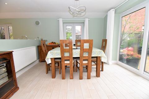 2 Booth Drive, Ashbourne, DE6 1SZ
