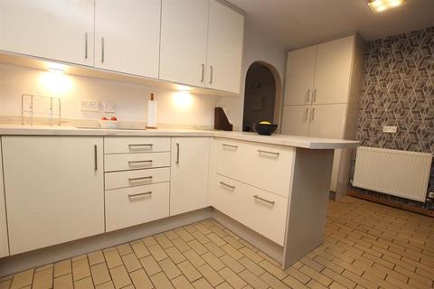 11 Moor Close, Darwen, BB3 3LG