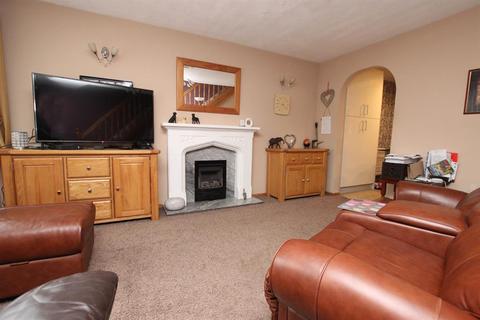 11 Moor Close, Darwen, BB3 3LG