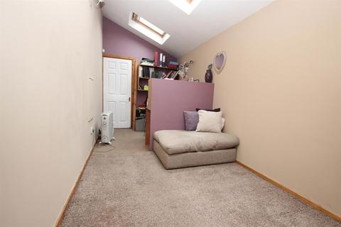 11 Moor Close, Darwen, BB3 3LG