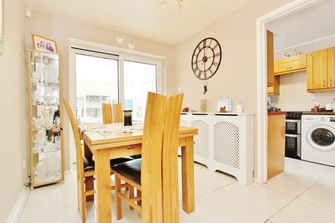 20 Cheviot, Wilnecote, Tamworth, B77 4JR