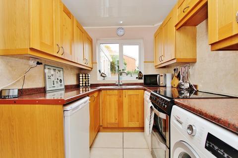 20 Cheviot, Wilnecote, Tamworth, B77 4JR